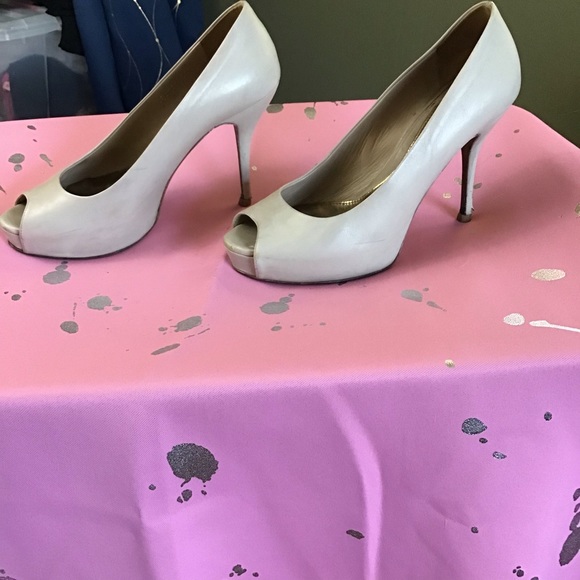 Gucci Shoes - Cream Peep Toe Gucci Heels
